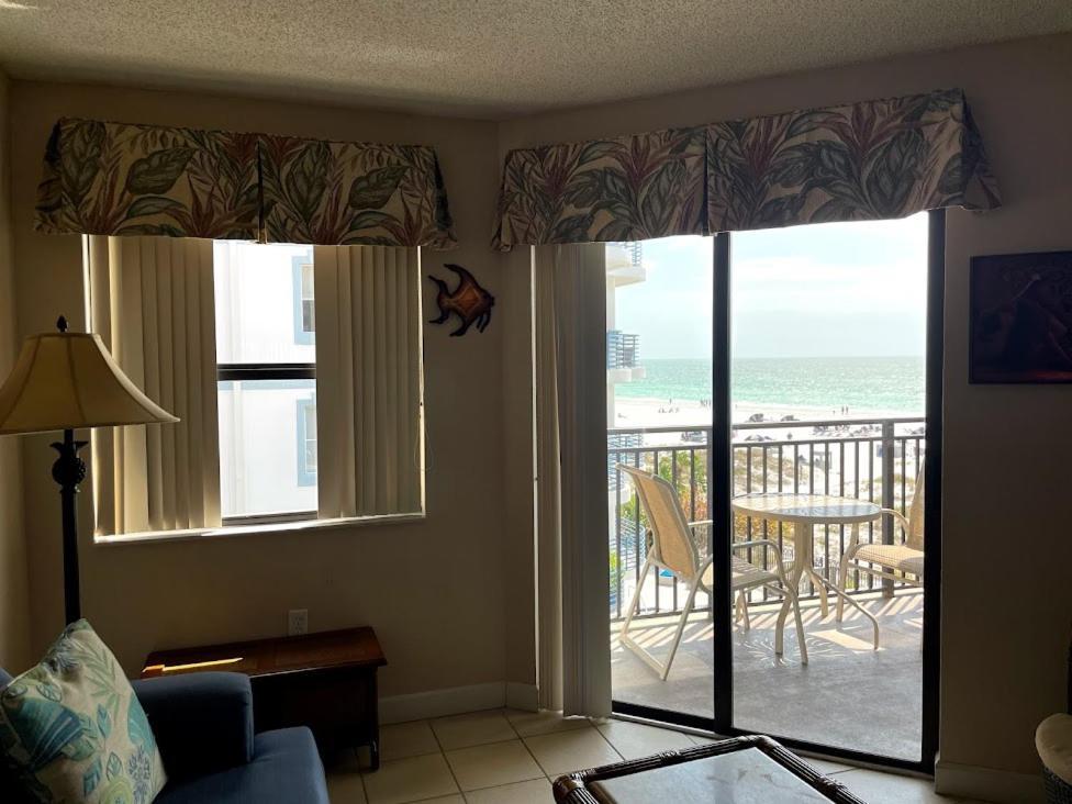 Beachfront Condo Ocean View เซนต์พีทบีช ภายนอก รูปภาพ